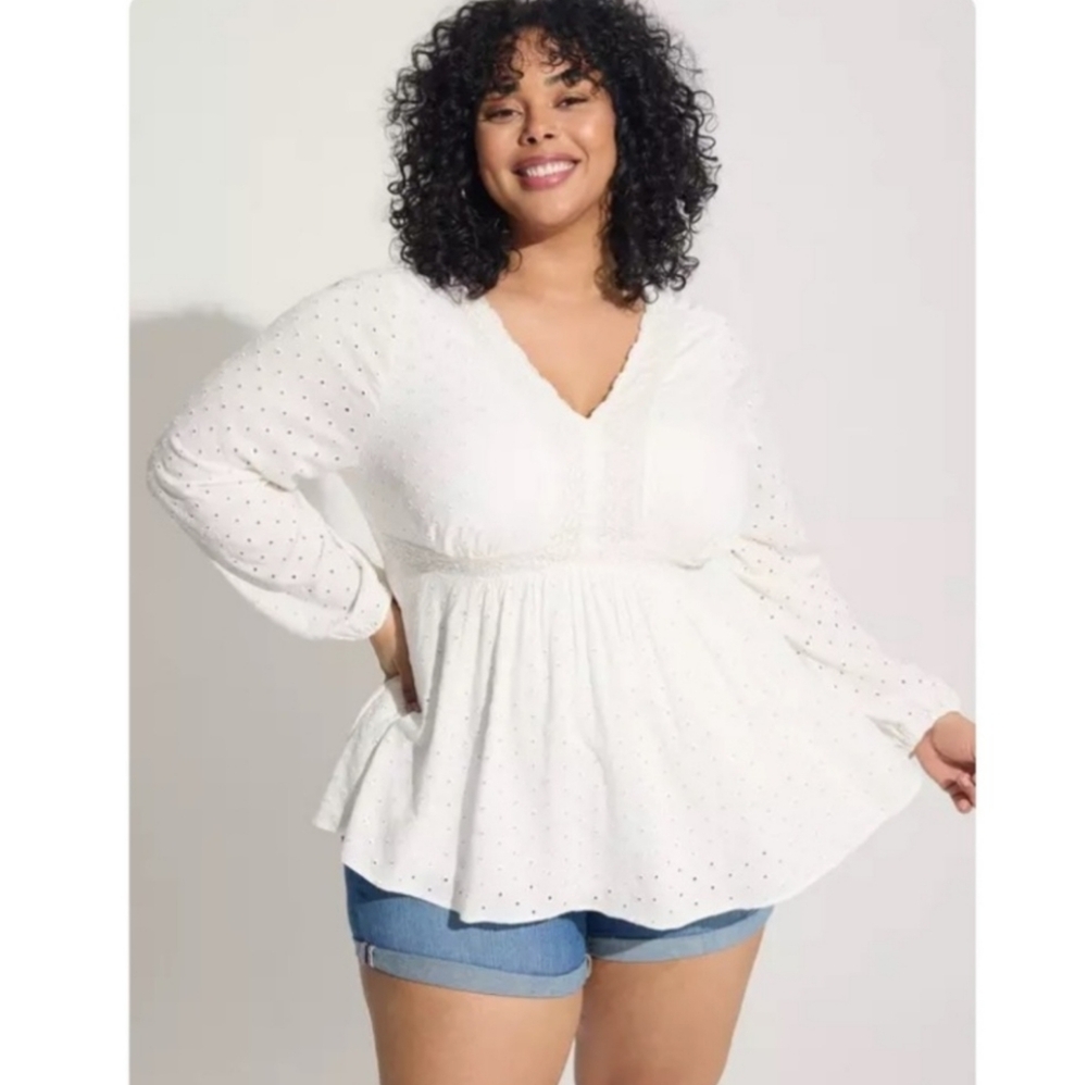 TORRID Babydoll Embroidered Eyelet Top White V-Neck Long Sleeve Boho Sz 1X NWT